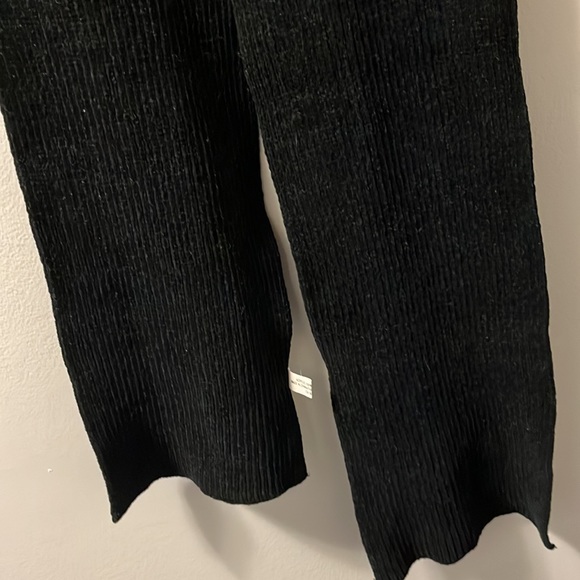 SALE!!! NWOT BLACK SOFT SCARF 🔥🔥🔥 5/25!!!! - Picture 5 of 6